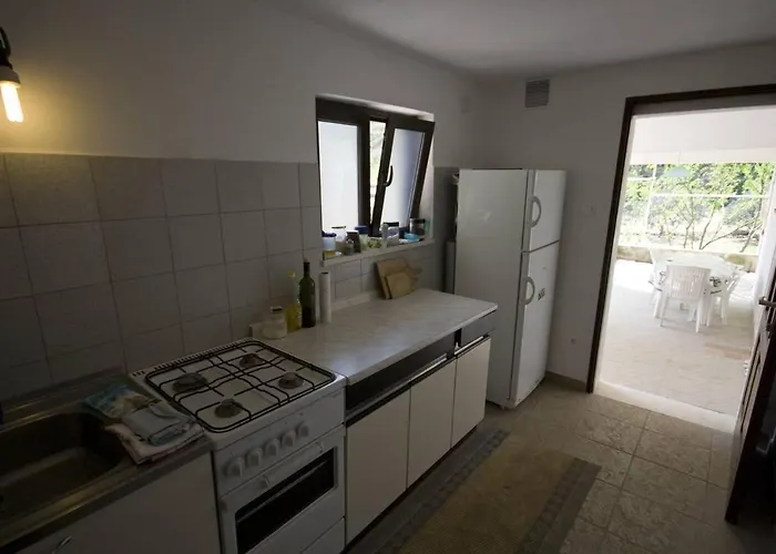 Secluded Fisherman's Cove Bratinja Luka, Korcula - 12764 * Zrnovo